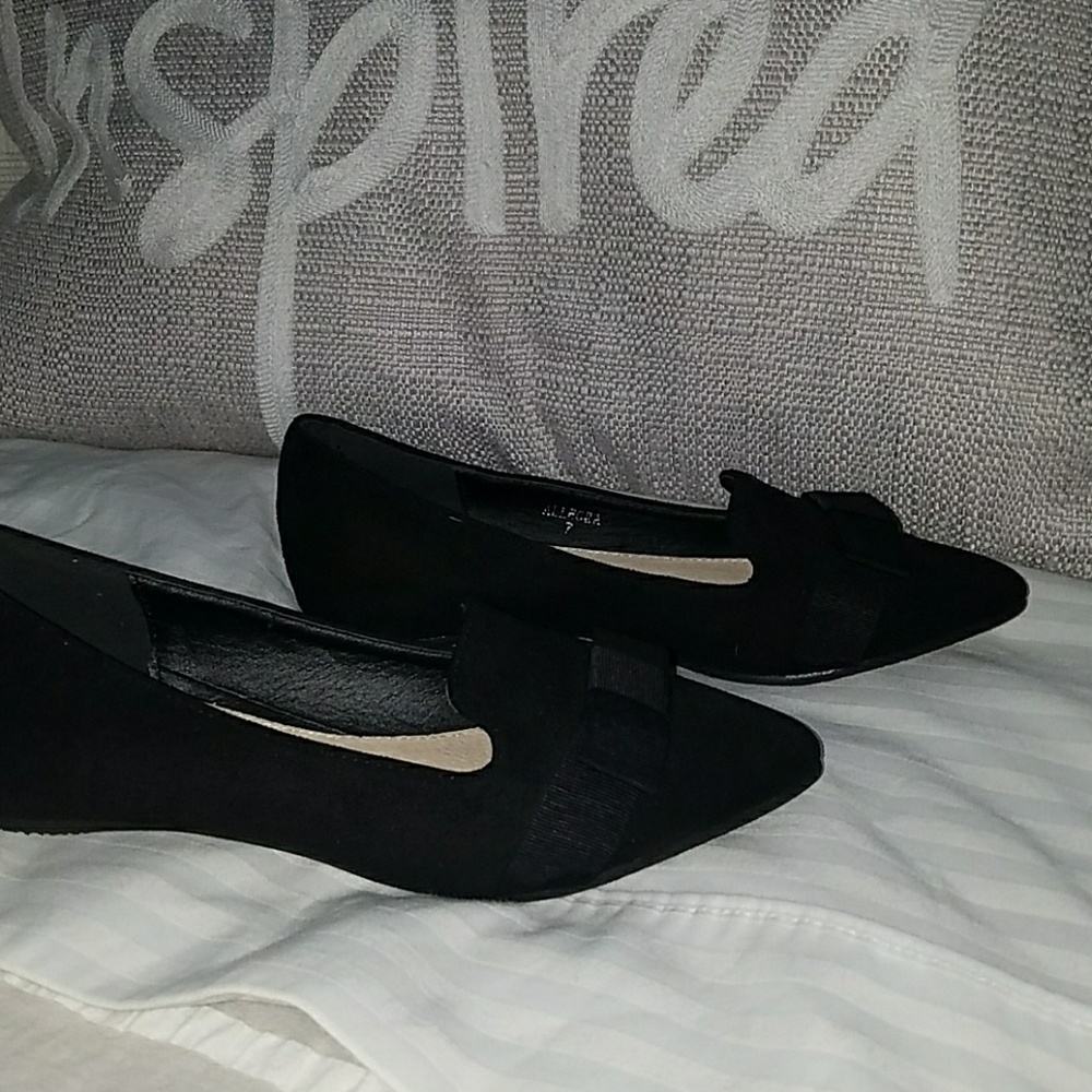 Flats - Picture 2 of 4